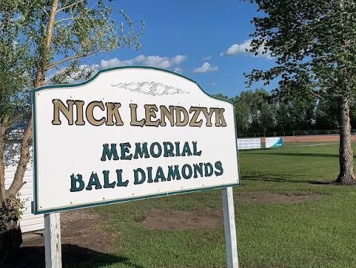 nick_lendzyk_ball_diamonds